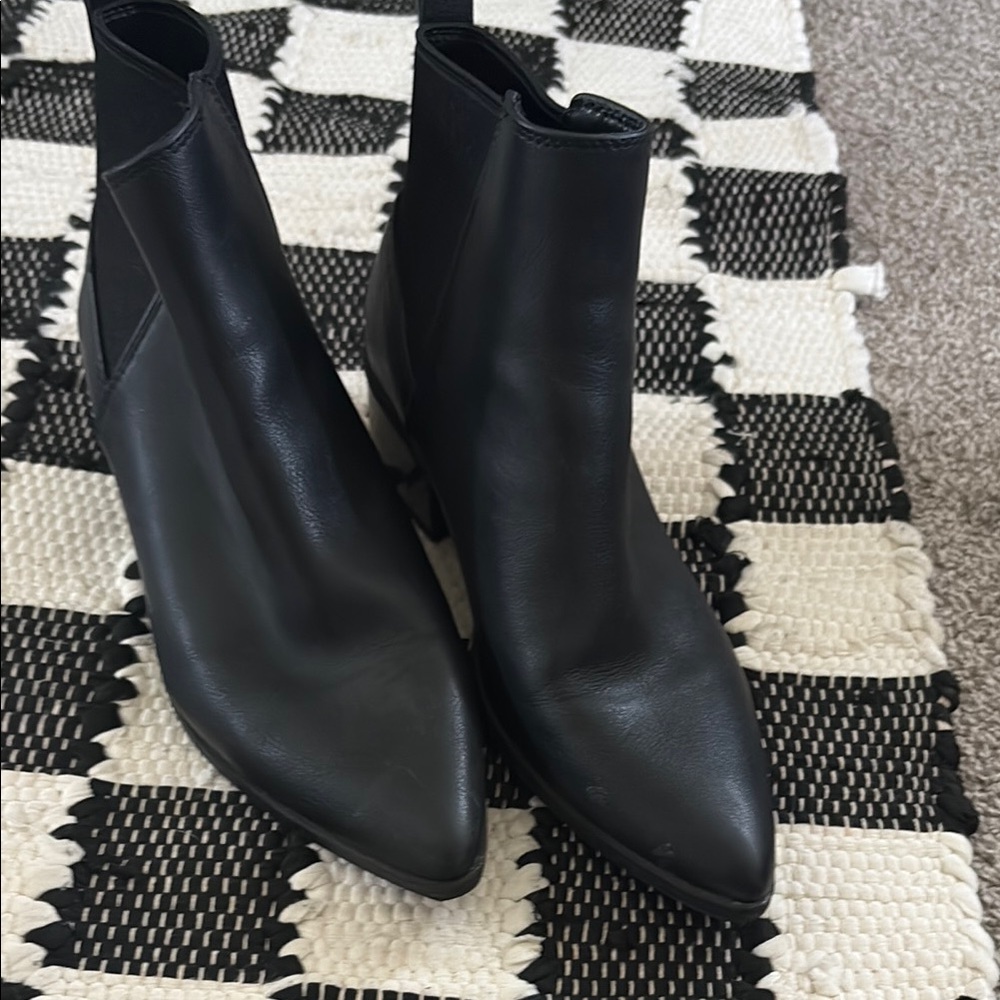 Elegant Black Ankle Boots
